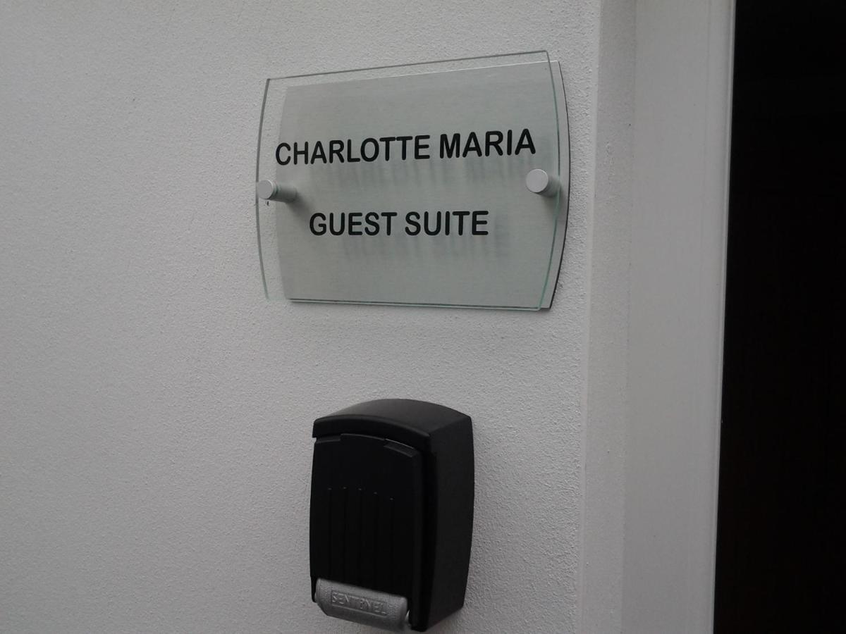 Lady Charlotte Guest Rooms Triple Rooms Dowlais Eksteriør bilde